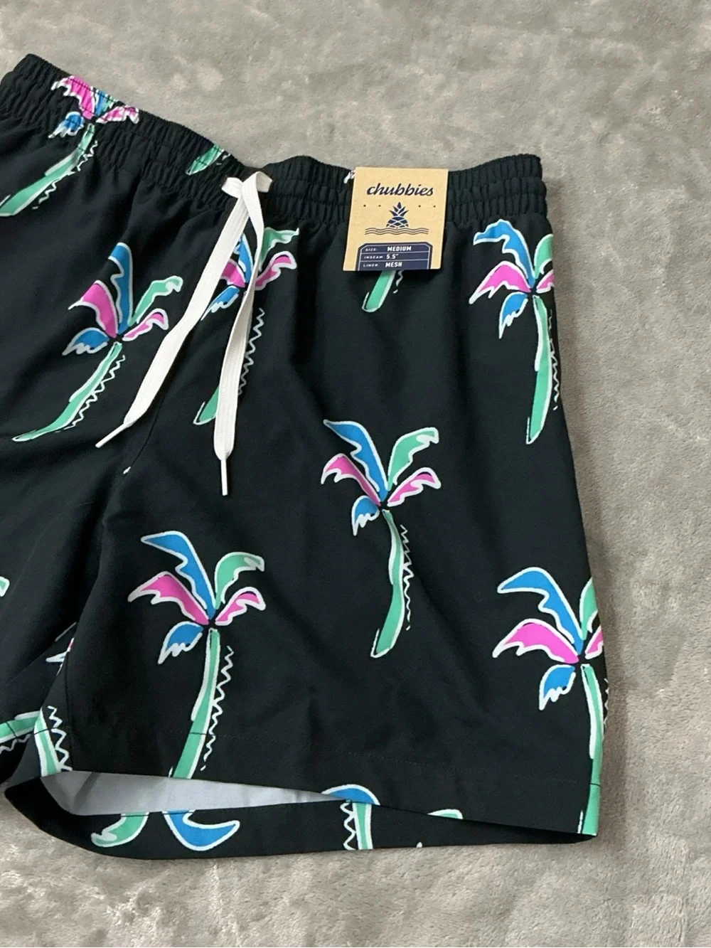 Chubbies Havana Nights Stretch 5.5” Swim Trunks Men’s Medium mesh liner NWT